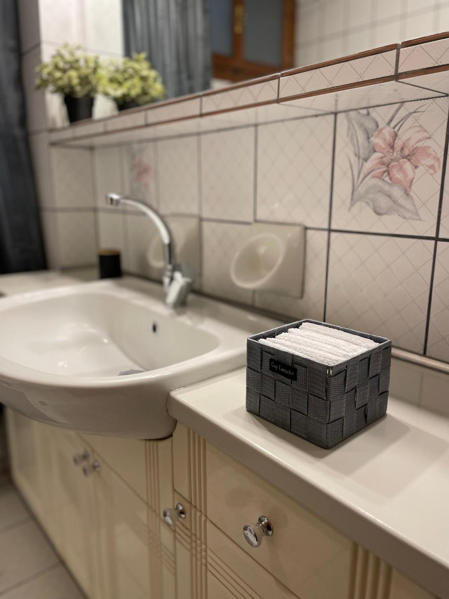 Varousi House Apartment